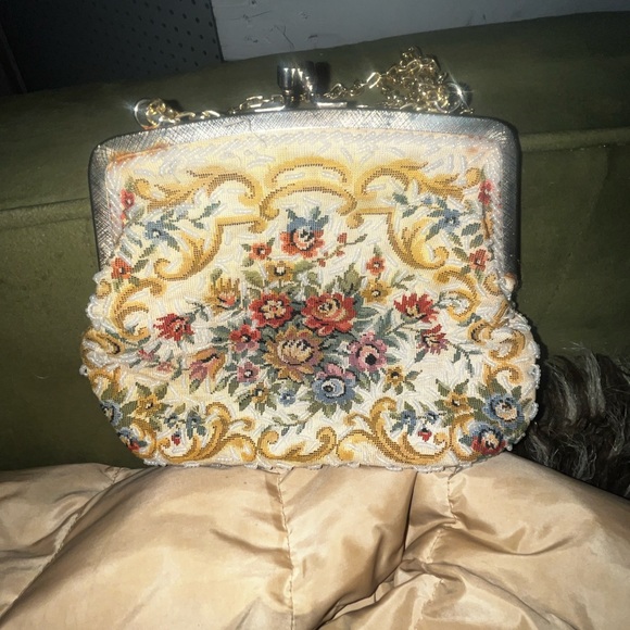 Antique Tapestry Micro Bead Purse - Picture 4 of 11